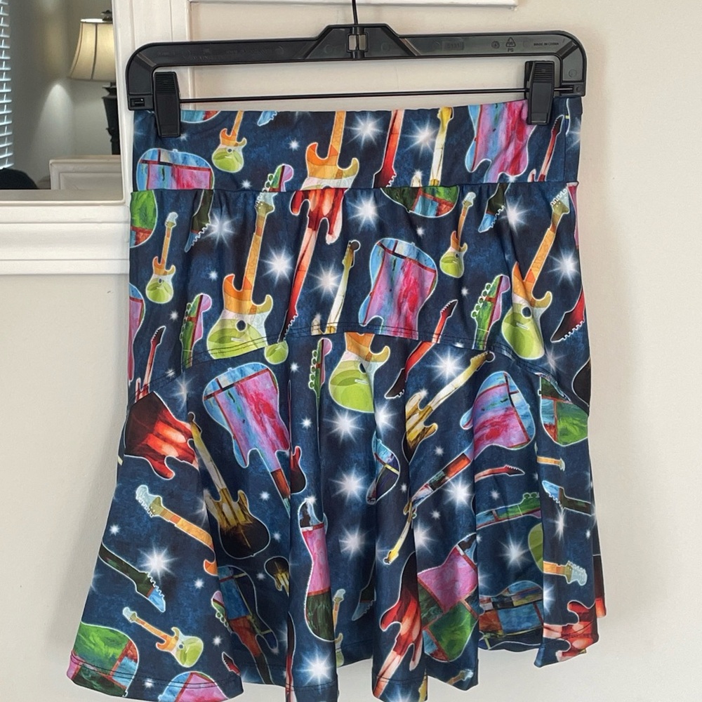 Smash Dandy Women’s Guitar Print Flutter Golf Skort Size Small - Picture 6 of 7